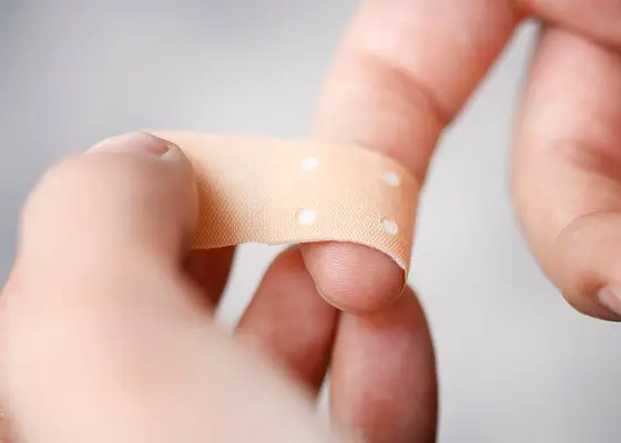 Stor plasterguide! 9 plaster til ulike sår Stor plasterguide! 9 plaster til ulike sår