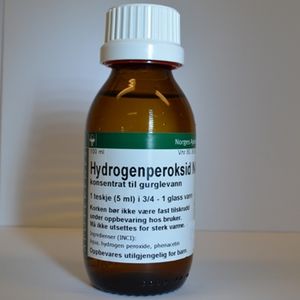 Hydrogenperoxide NAF konsentrert gurglevann 3% 100 ml